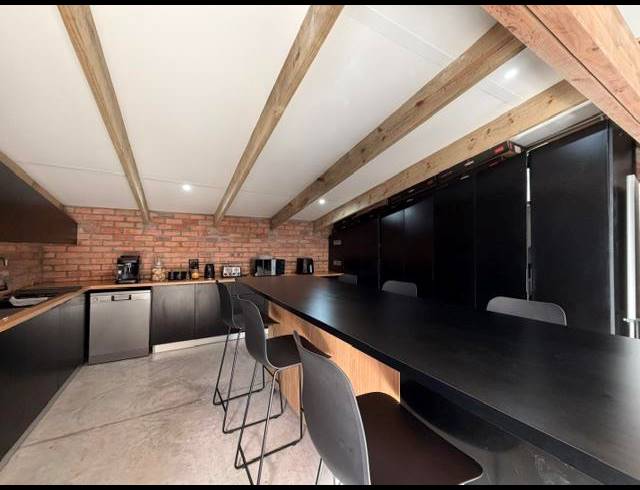 BUSINESS PROPERTY TO RENT IN WALMER